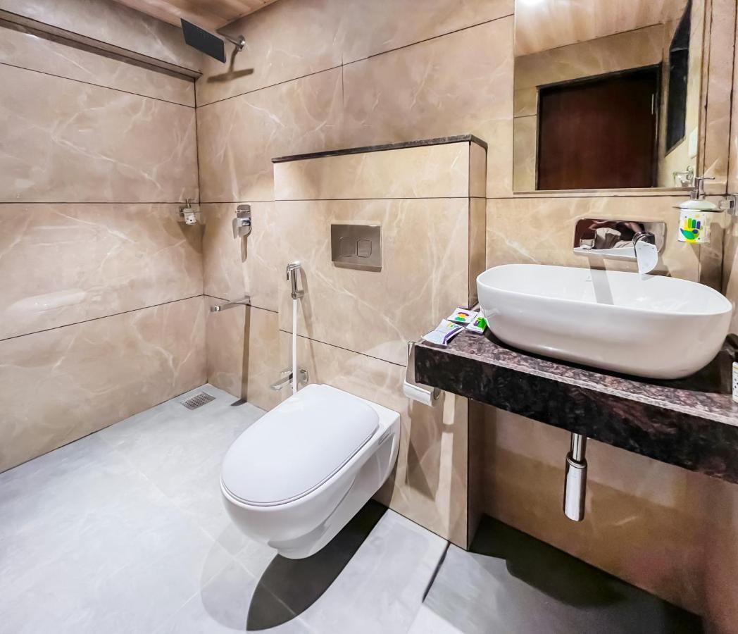 Treebo Serenity Inn, Koregaon Park Pune Extérieur photo